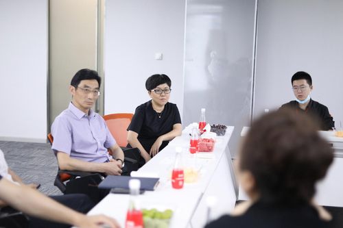 成都市委统战部、市工商联领导莅临御顺金融总部视察指导职业中介工作